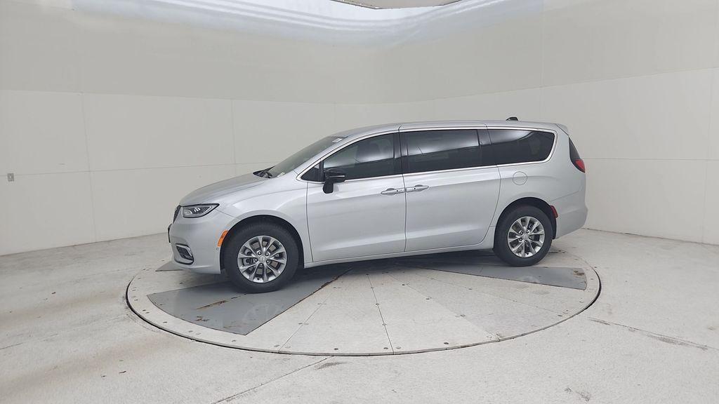 new 2026 Chrysler Pacifica car, priced at $46,221