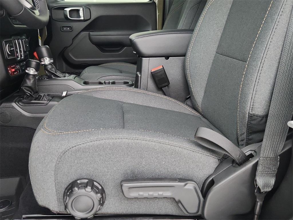 new 2025 Jeep Wrangler car, priced at $45,529