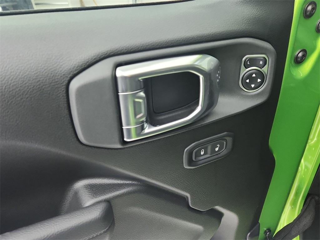 new 2025 Jeep Wrangler car, priced at $47,213