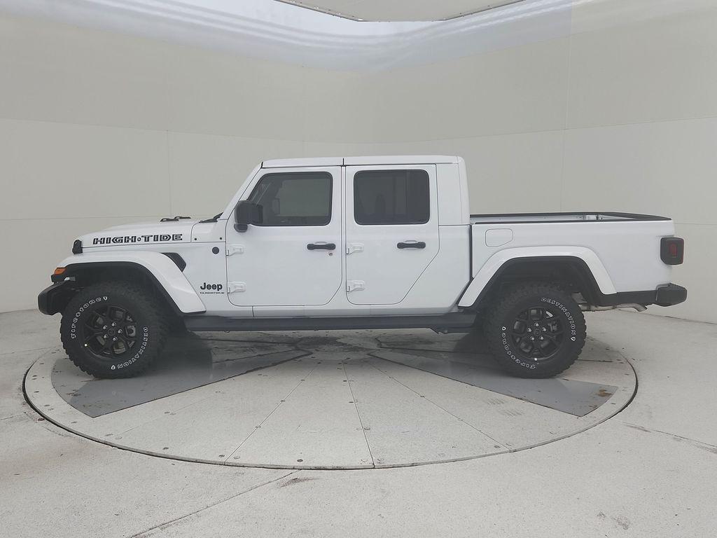 new 2025 Jeep Gladiator car, priced at $45,162