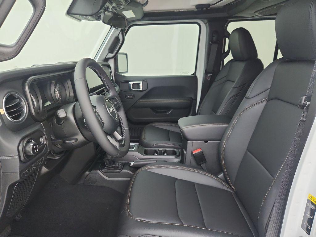 new 2025 Jeep Gladiator car, priced at $45,162