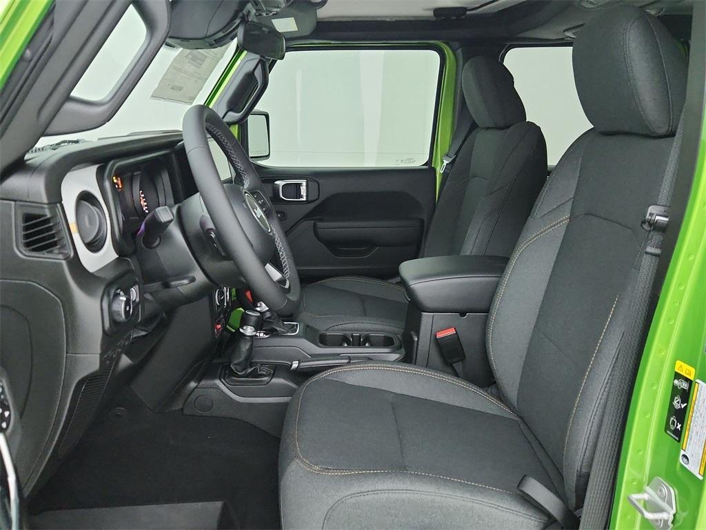 new 2025 Jeep Wrangler car, priced at $47,752