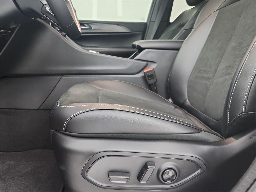new 2025 Jeep Grand Cherokee car, priced at $41,758