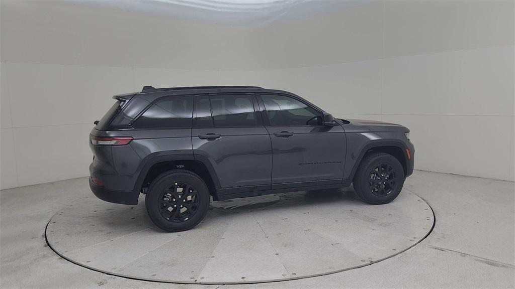 new 2025 Jeep Grand Cherokee car, priced at $41,758