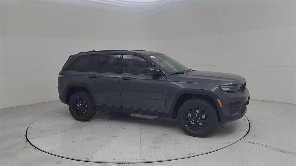 new 2025 Jeep Grand Cherokee car, priced at $41,758