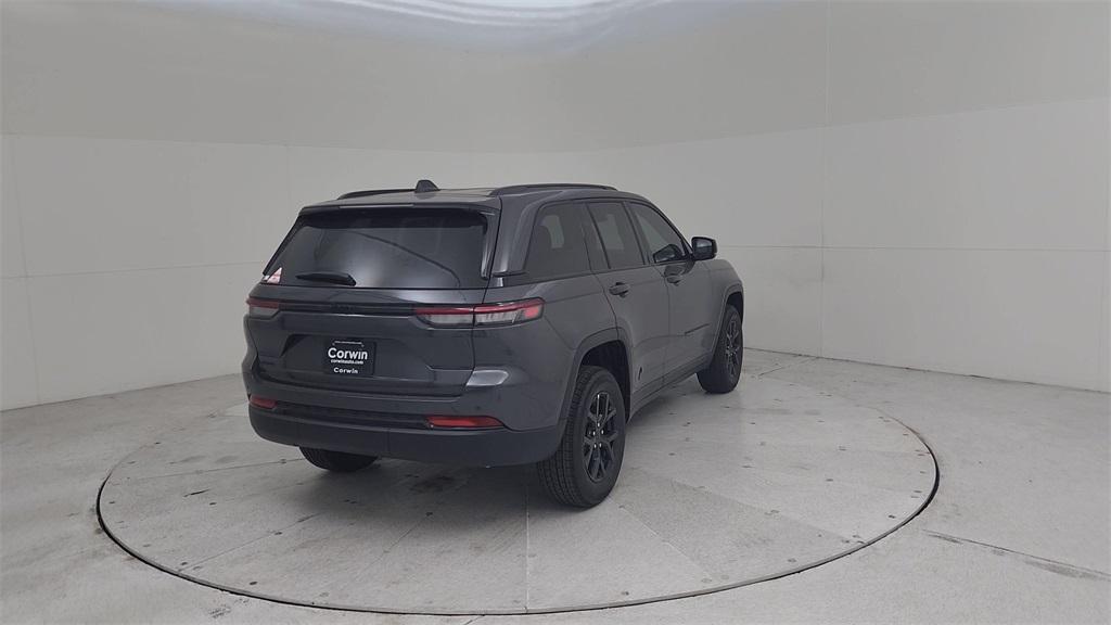 new 2025 Jeep Grand Cherokee car, priced at $41,758