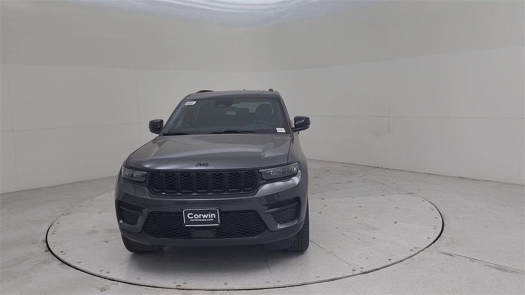 new 2025 Jeep Grand Cherokee car, priced at $41,758