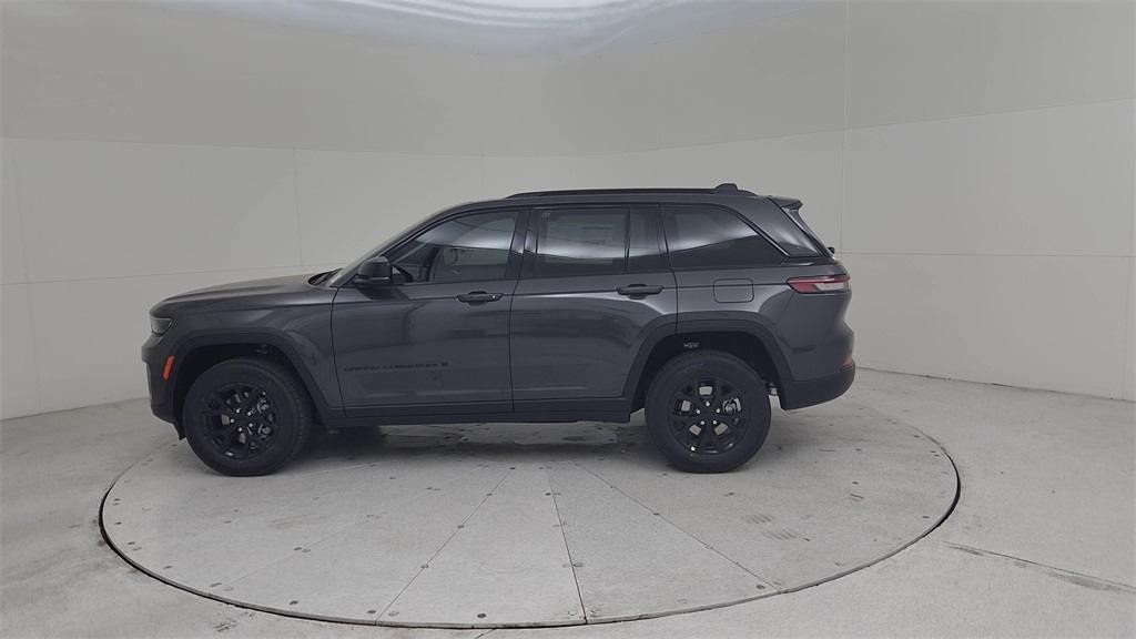 new 2025 Jeep Grand Cherokee car, priced at $41,758