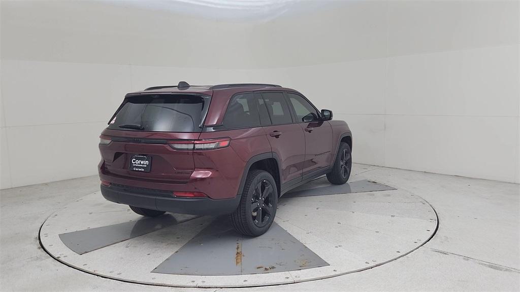 new 2025 Jeep Grand Cherokee car, priced at $48,197