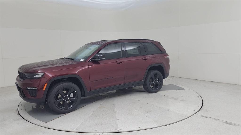 new 2025 Jeep Grand Cherokee car, priced at $48,197