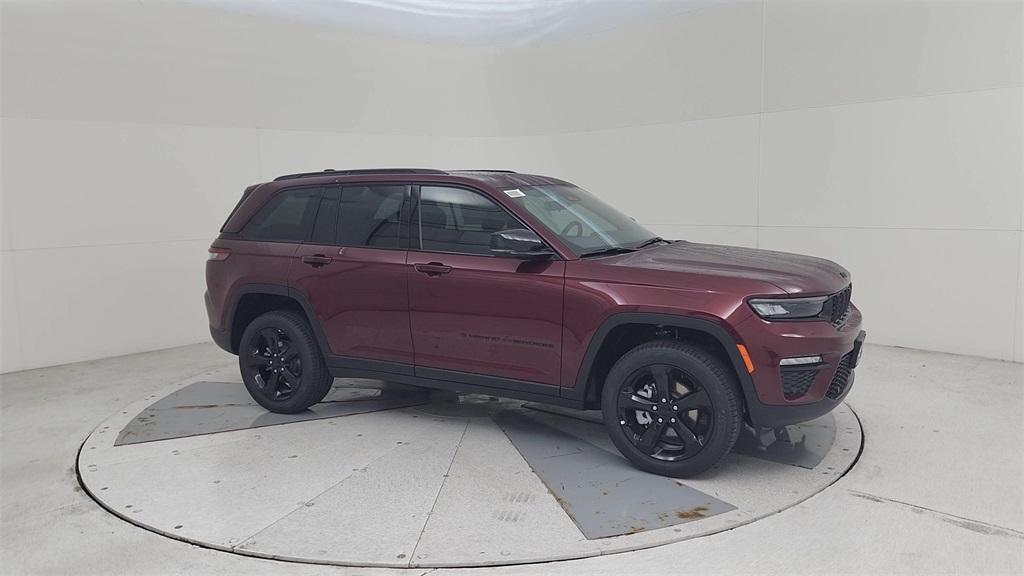 new 2025 Jeep Grand Cherokee car, priced at $48,197