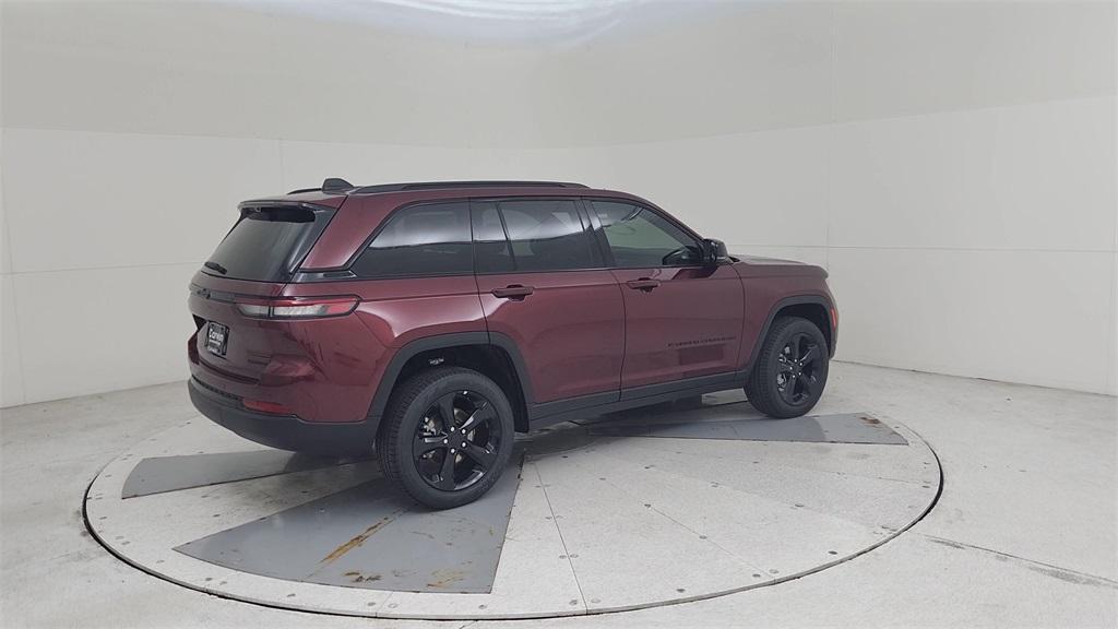 new 2025 Jeep Grand Cherokee car, priced at $48,197