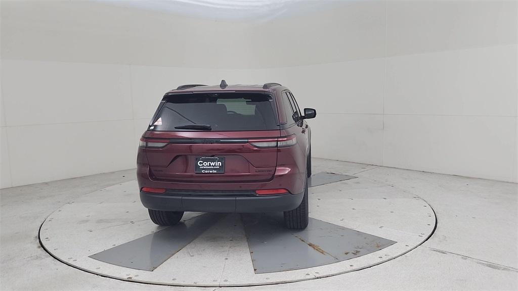 new 2025 Jeep Grand Cherokee car, priced at $48,197