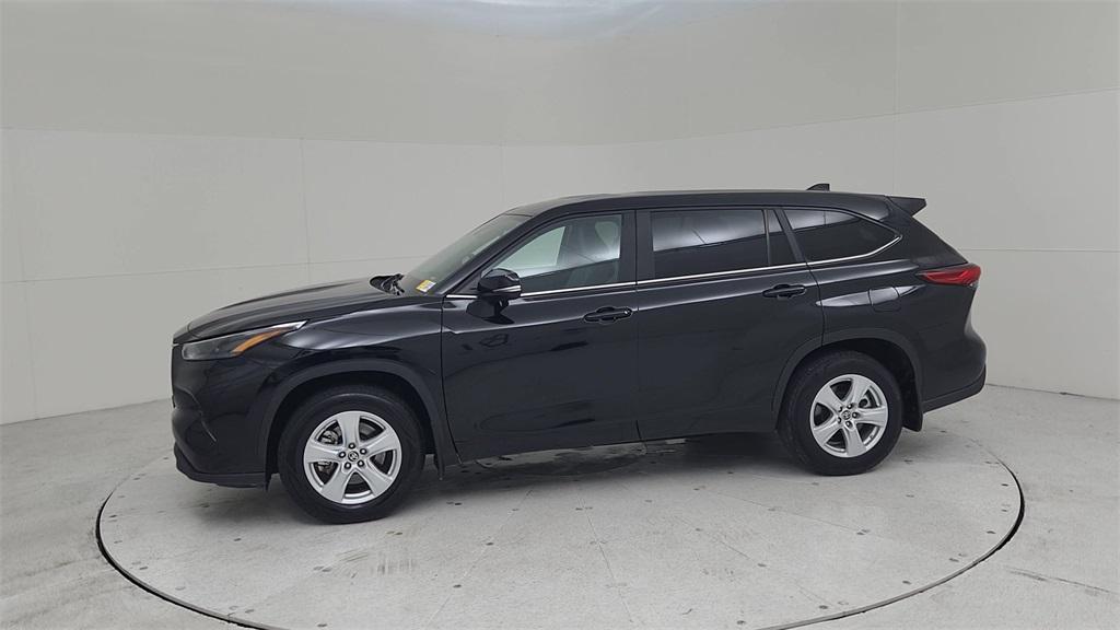 used 2023 Toyota Highlander car, priced at $34,628