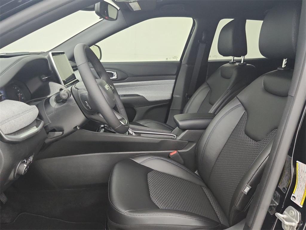 new 2025 Jeep Compass car, priced at $30,450