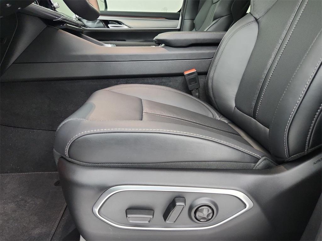 new 2025 Jeep Wagoneer L car, priced at $80,606