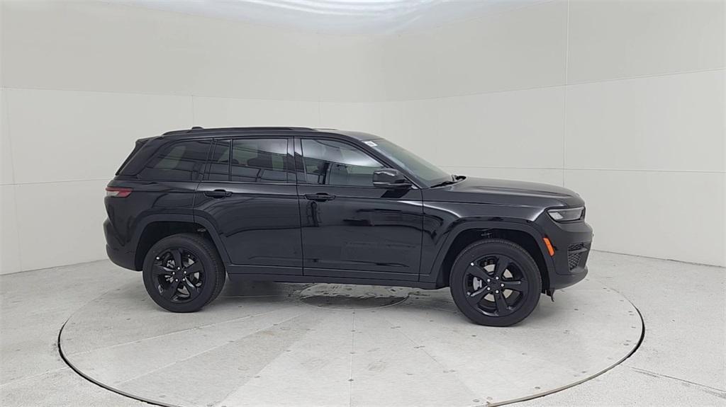 new 2024 Jeep Grand Cherokee car, priced at $43,539