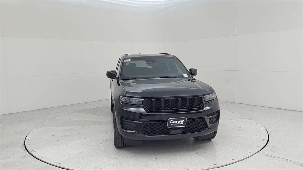 new 2024 Jeep Grand Cherokee car, priced at $43,539