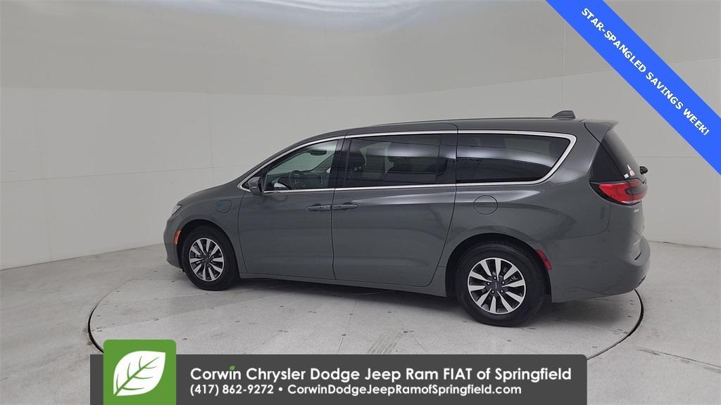 used 2022 Chrysler Pacifica Hybrid car, priced at $25,995