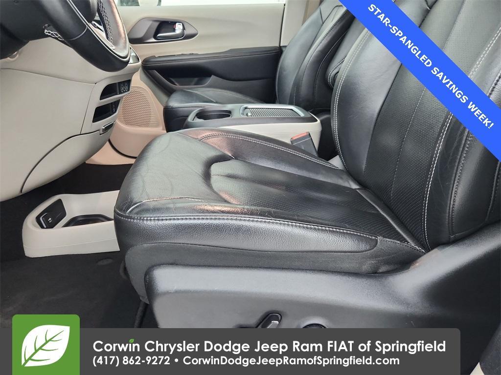 used 2022 Chrysler Pacifica Hybrid car, priced at $25,995
