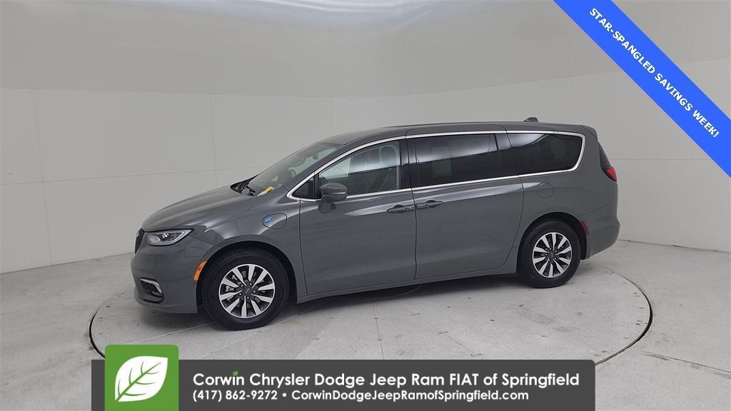 used 2022 Chrysler Pacifica Hybrid car, priced at $25,995