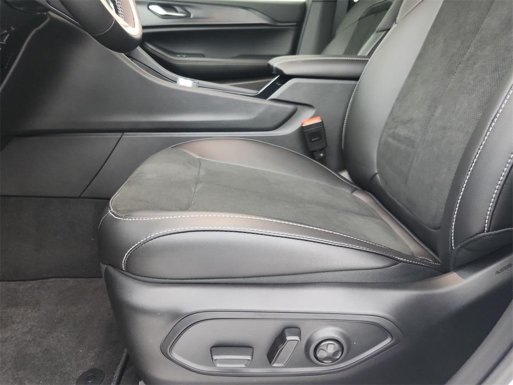 new 2025 Jeep Grand Cherokee L car, priced at $44,080