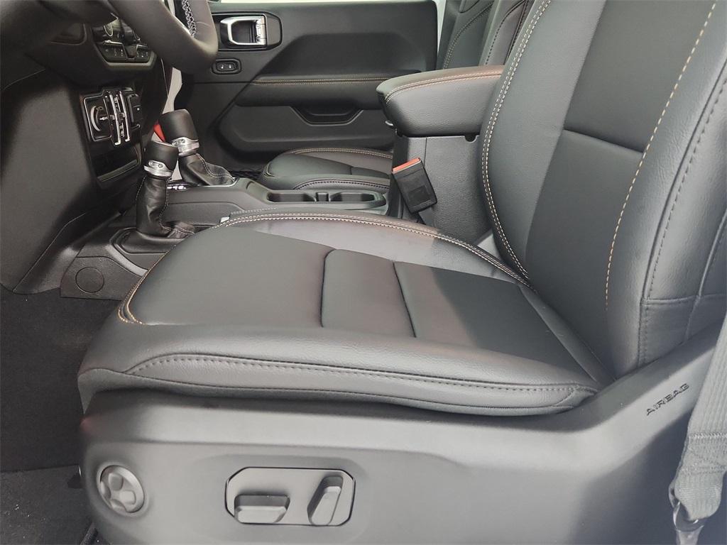 new 2025 Jeep Wrangler car, priced at $52,623