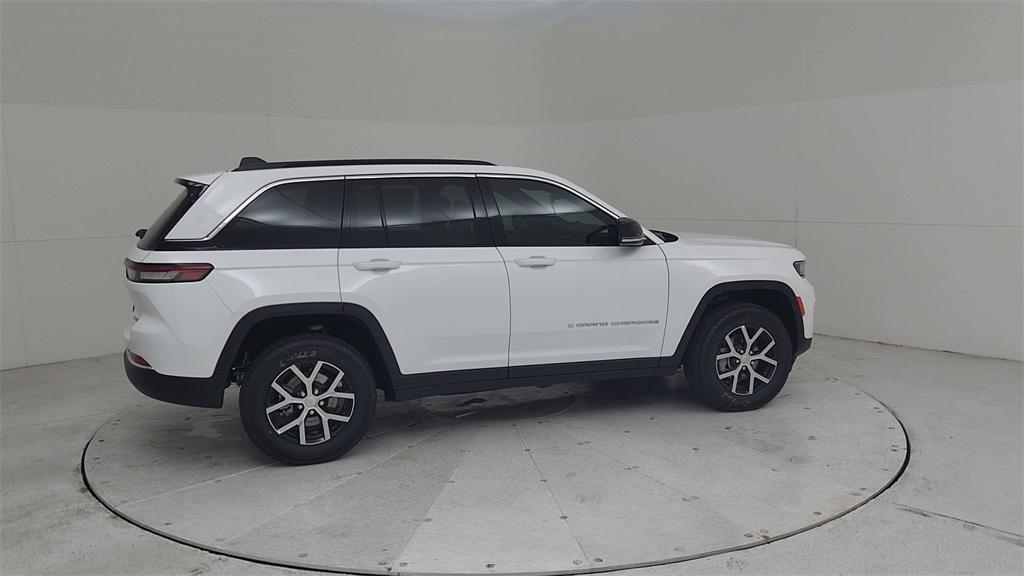 new 2025 Jeep Grand Cherokee car, priced at $43,683