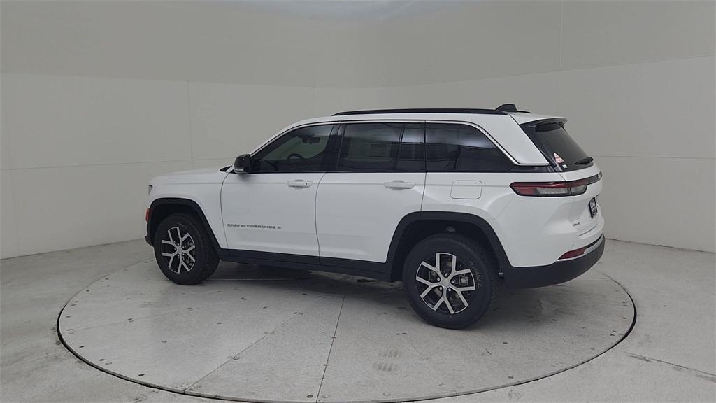 new 2025 Jeep Grand Cherokee car, priced at $43,683