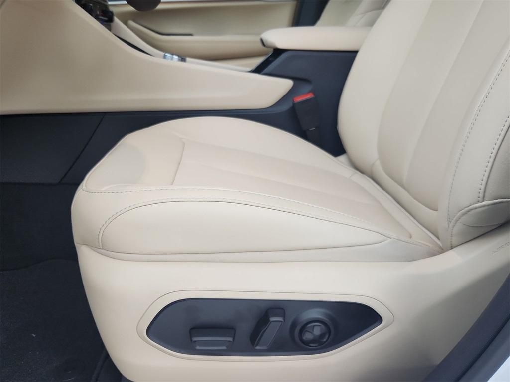new 2025 Jeep Grand Cherokee car, priced at $43,683