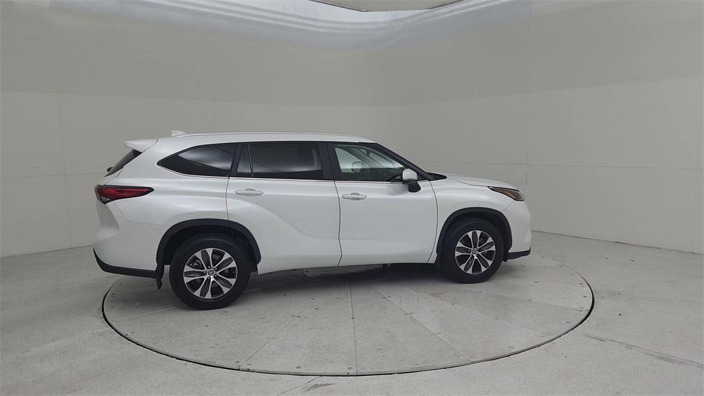 used 2023 Toyota Highlander car, priced at $39,400