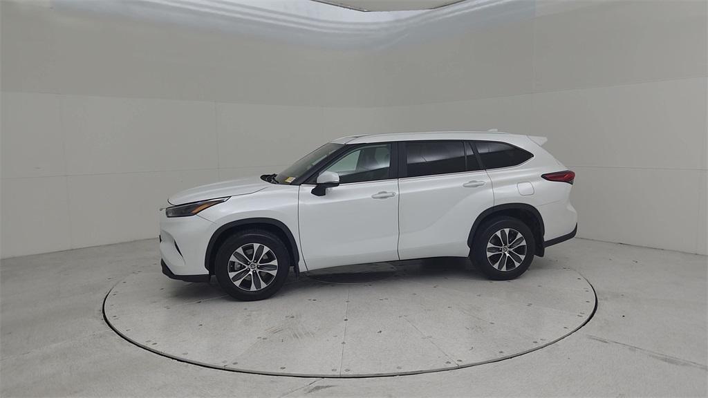 used 2023 Toyota Highlander car, priced at $39,400