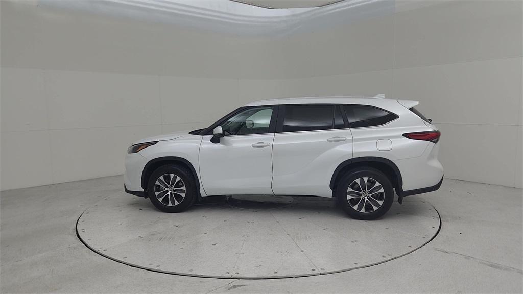 used 2023 Toyota Highlander car, priced at $39,400