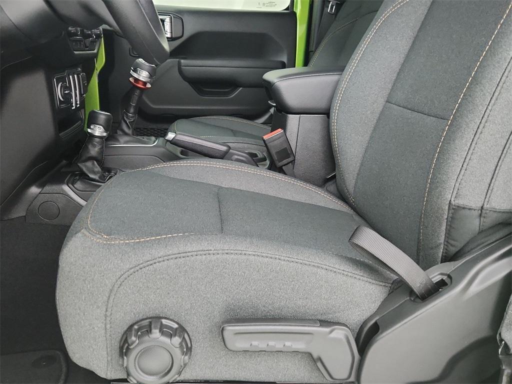 new 2025 Jeep Wrangler car, priced at $33,422
