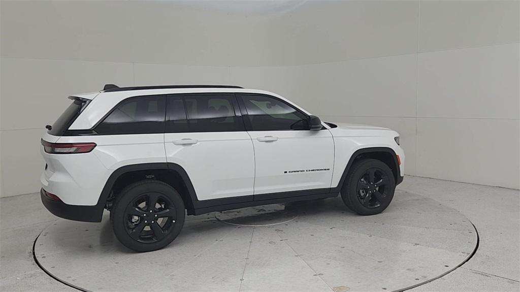 new 2024 Jeep Grand Cherokee car, priced at $43,003