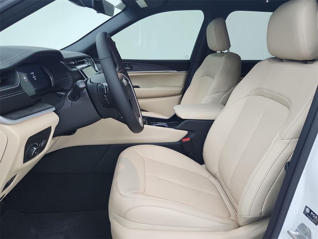 new 2025 Jeep Grand Cherokee car, priced at $42,787