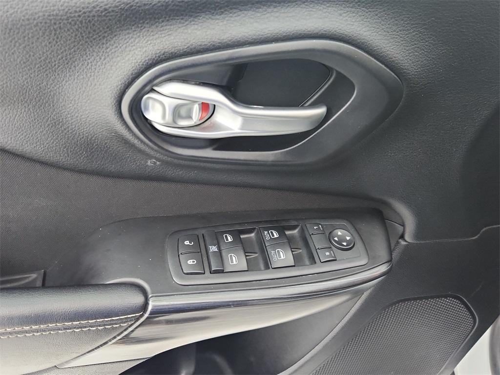 used 2014 Jeep Cherokee car, priced at $9,063