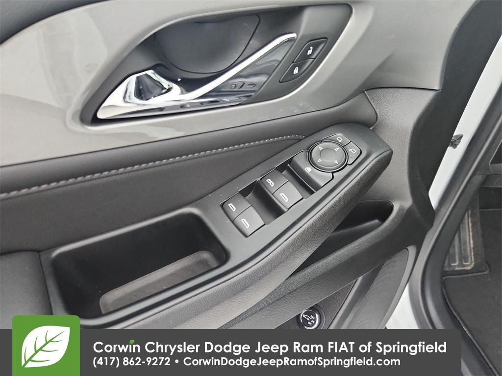 used 2023 Chevrolet Traverse car, priced at $31,884