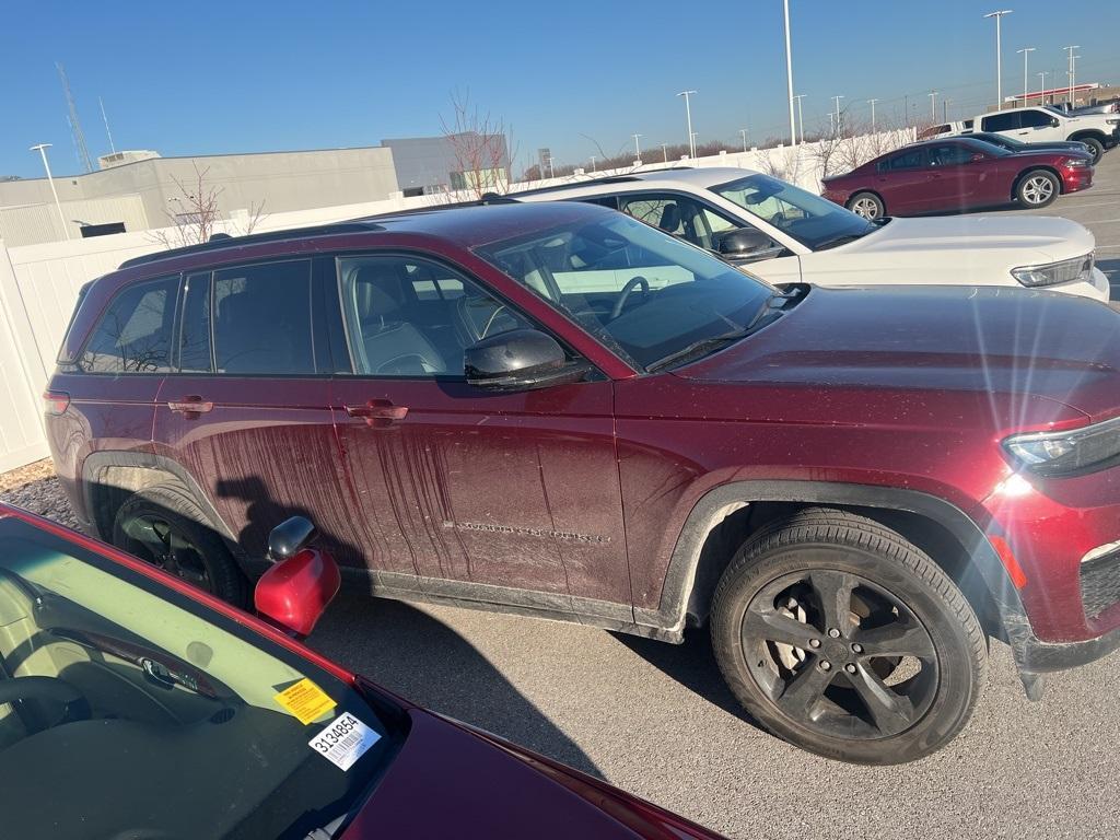 used 2023 Jeep Grand Cherokee car, priced at $34,994