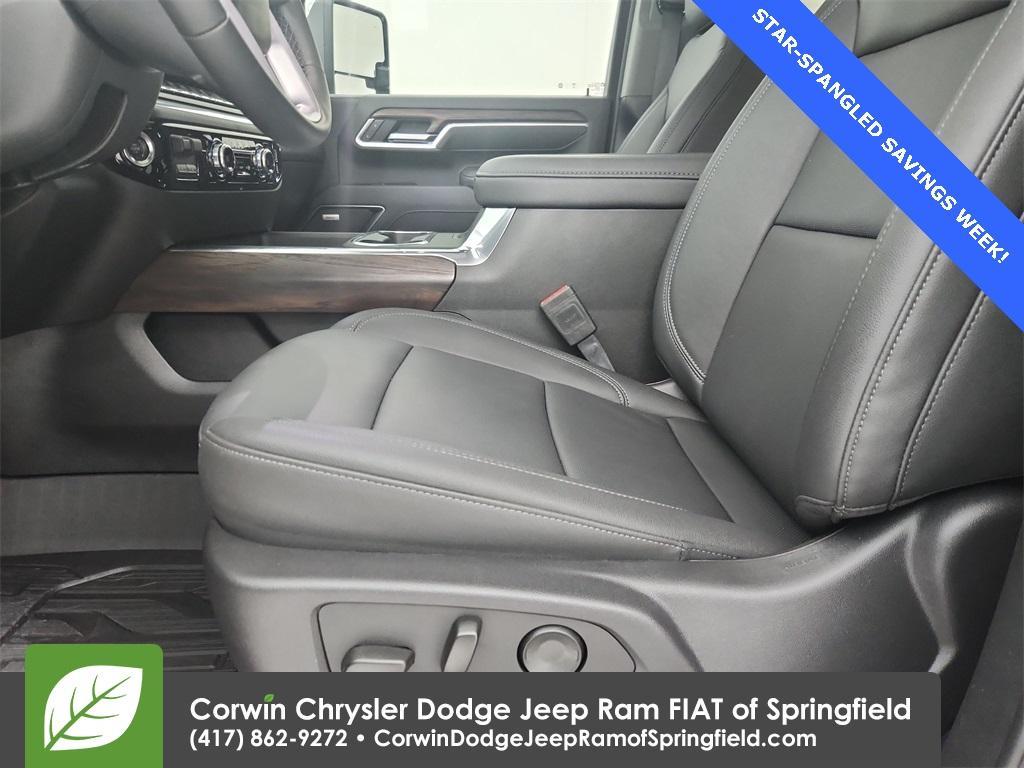 used 2025 GMC Sierra 2500 car, priced at $72,000