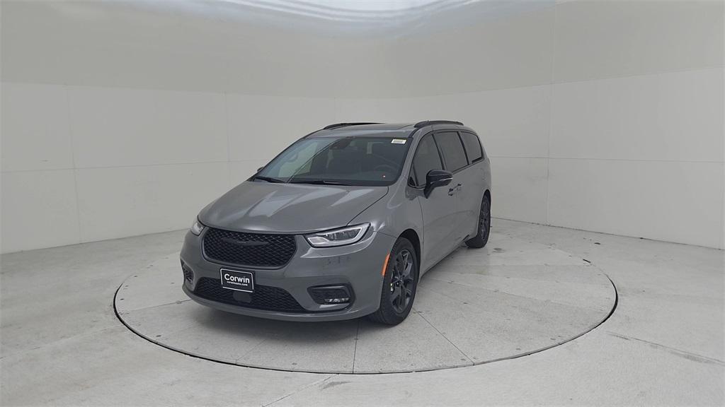 new 2025 Chrysler Pacifica car, priced at $49,240