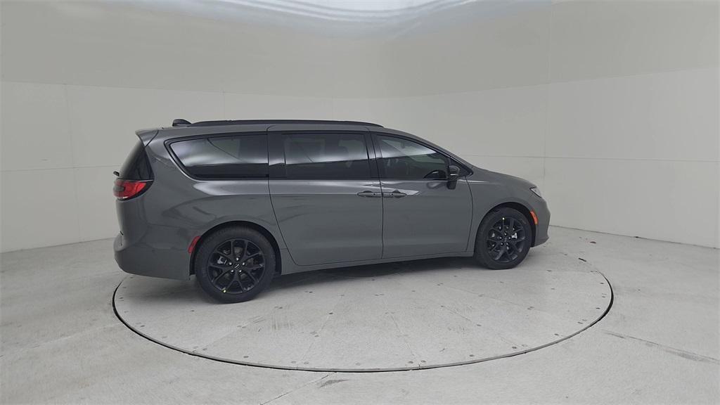 new 2025 Chrysler Pacifica car, priced at $49,240