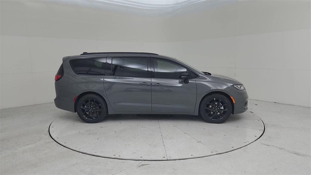 new 2025 Chrysler Pacifica car, priced at $49,240