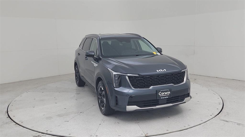 used 2024 Kia Sorento car, priced at $29,777