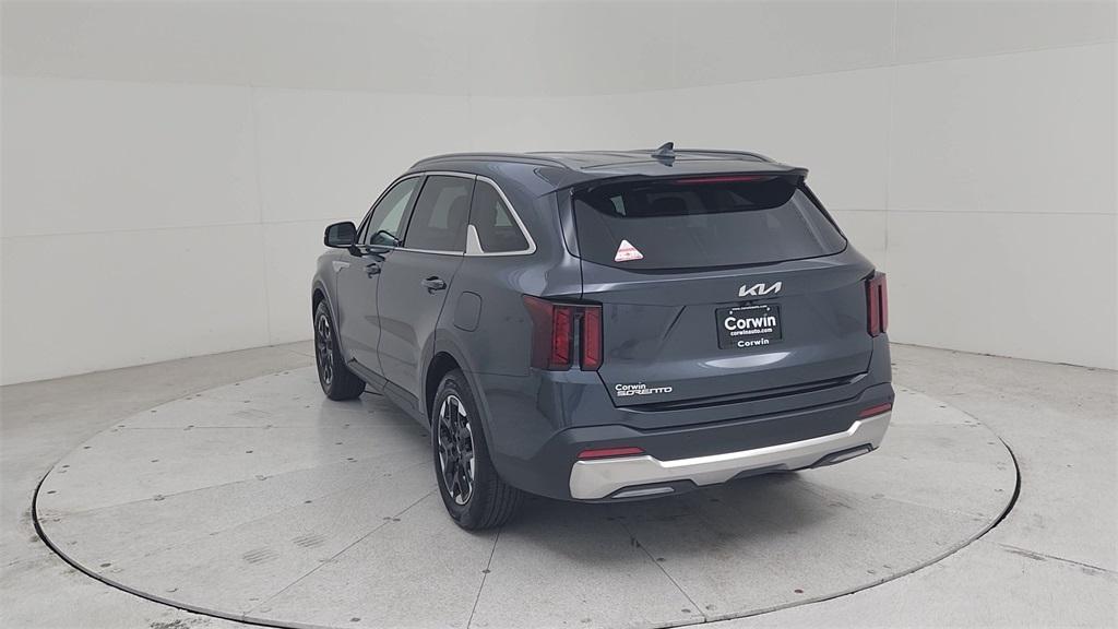 used 2024 Kia Sorento car, priced at $29,777