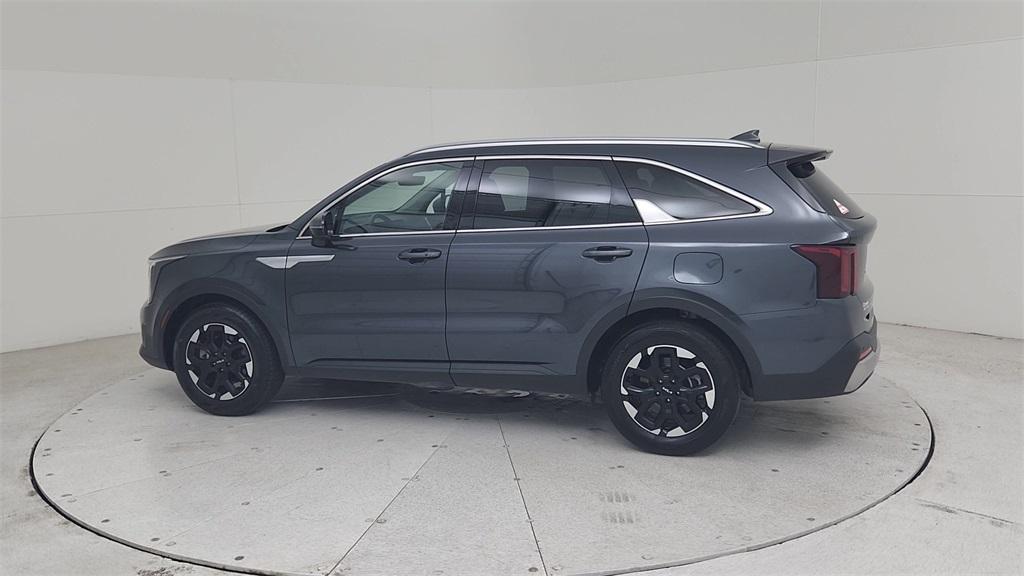 used 2024 Kia Sorento car, priced at $29,777