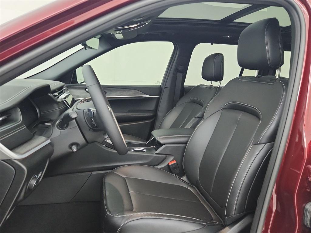 new 2025 Jeep Grand Cherokee car, priced at $48,451