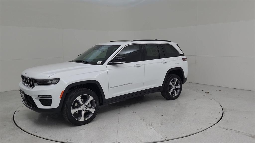 new 2025 Jeep Grand Cherokee car, priced at $52,210