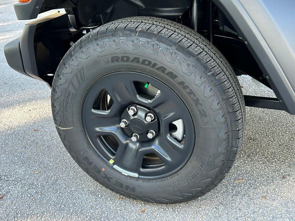 new 2026 Jeep Wrangler car, priced at $38,686