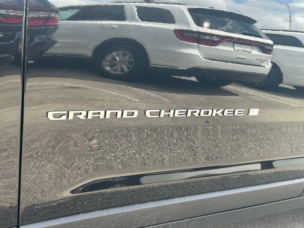 new 2025 Jeep Grand Cherokee car, priced at $40,086